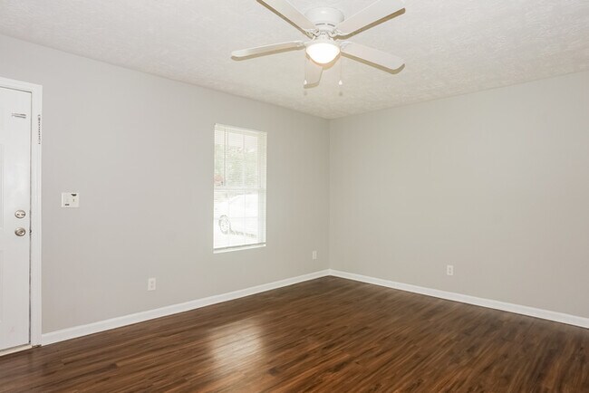 Building Photo - 3627 Munich Dr