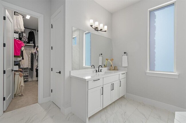 Building Photo - 264 Wellborn Rd