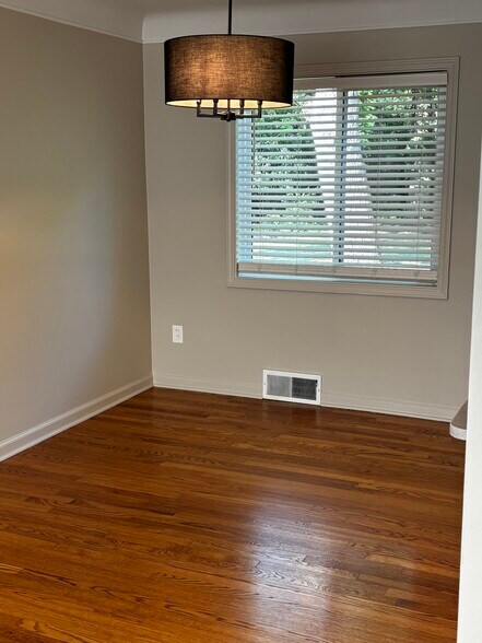 Building Photo - 2709 Glenview Ave