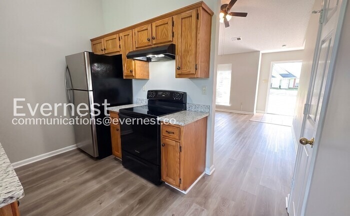 Building Photo - 5669 Kaitlyn Dr W
