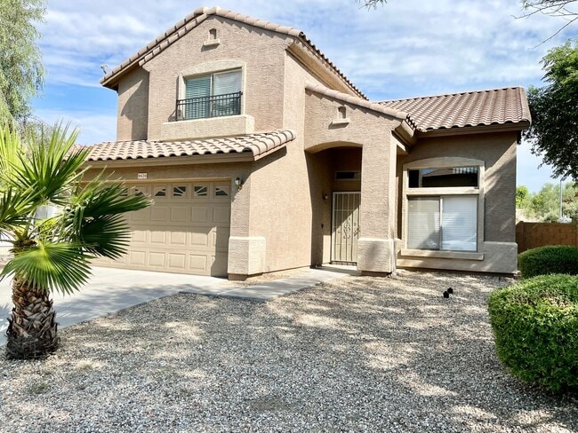Building Photo - Beautifully renovated 3 bedroom/2.5 bathroom home in Tolleson!
