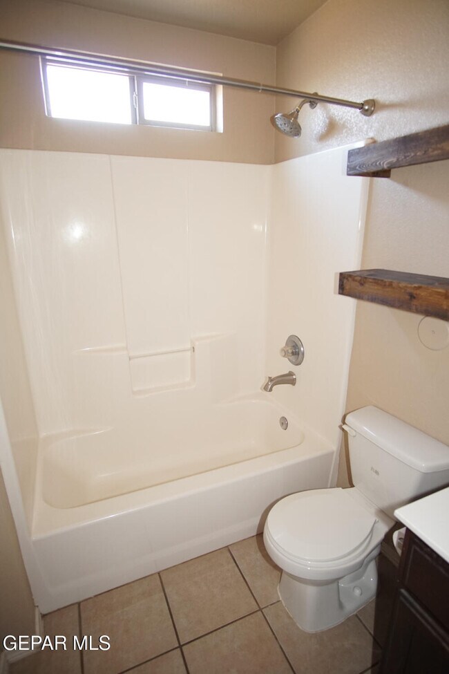 Building Photo - 14207 Otter Point Ct