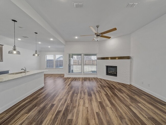 Building Photo - 2304 Errol St