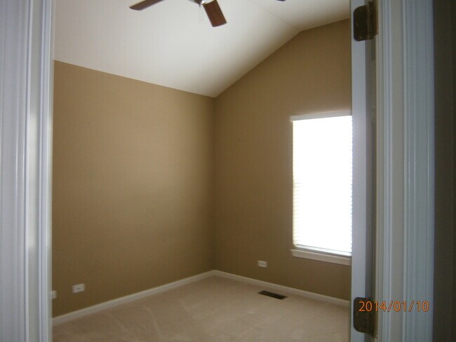 Building Photo - 431 Nelson Dr
