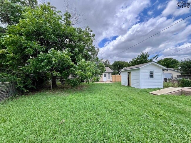 Building Photo - 2802 Rugeley St