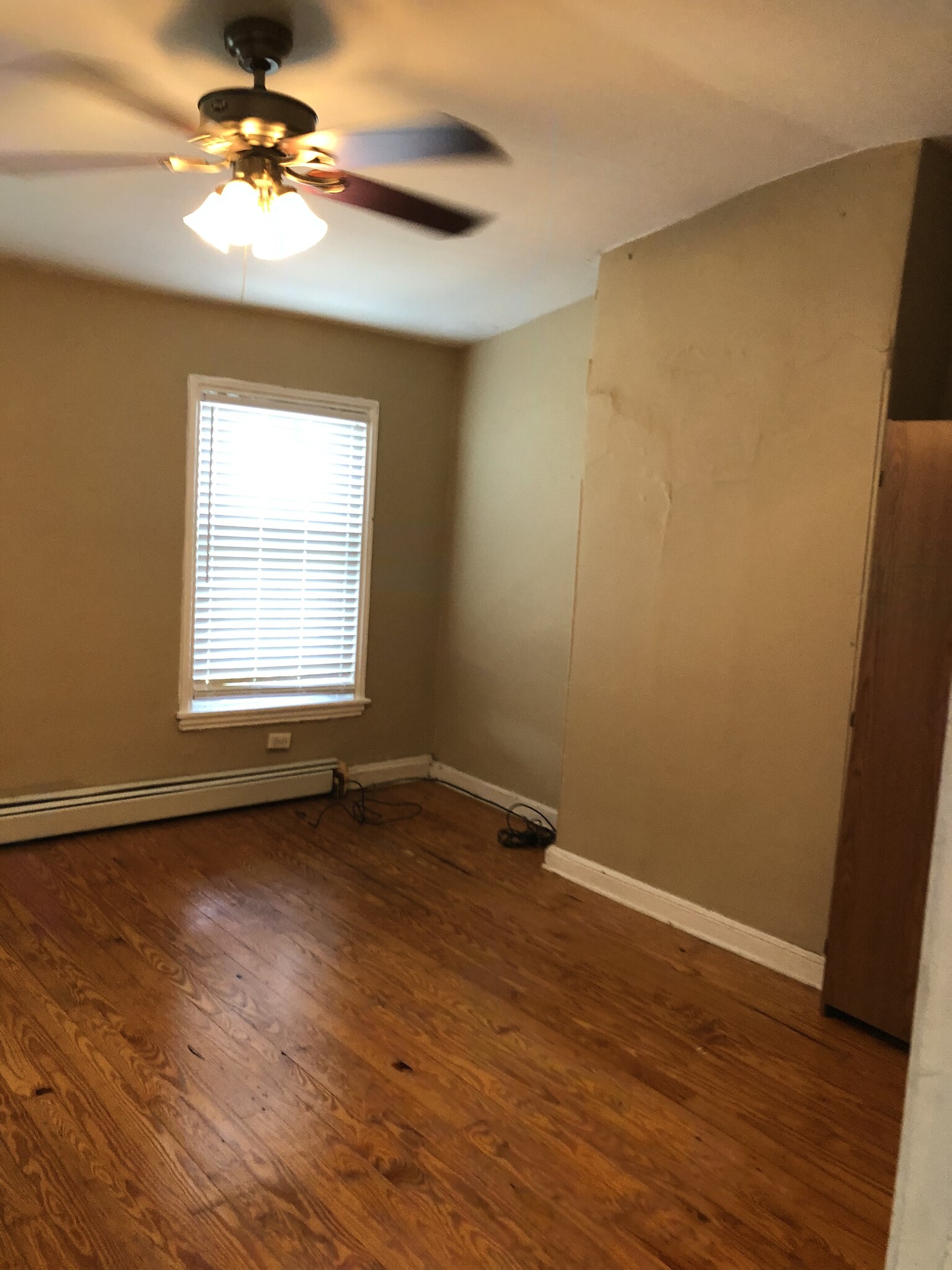 3rd floor suite - 412 N 31st St