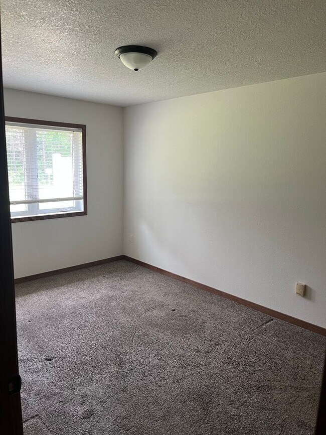 Building Photo - Pleasant Pine Acres
