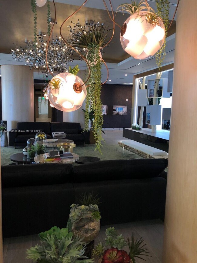 Building Photo - 488 NE 18th St