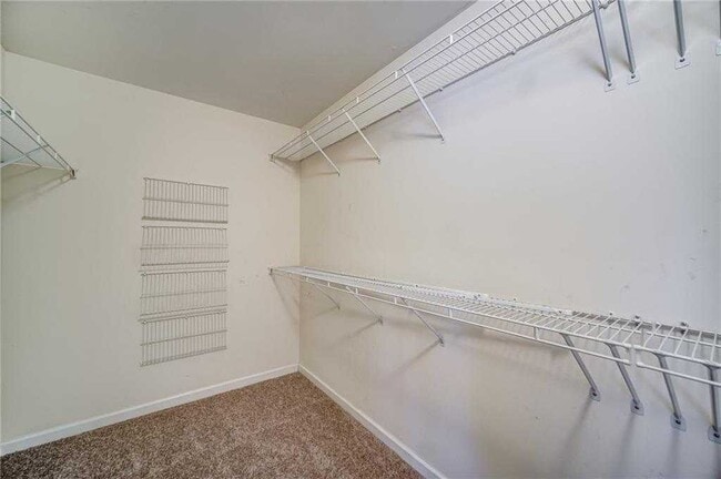 Building Photo - 716 Parkside Dr