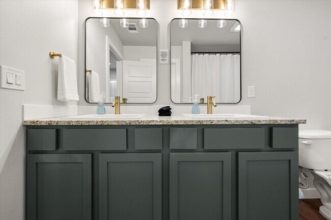 Building Photo - 2150 Kokomo Ave