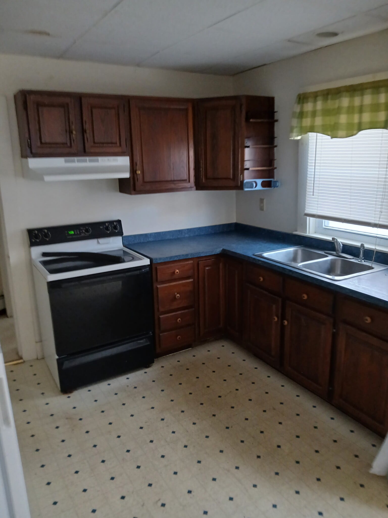 Building Photo - 63 Plain Rd