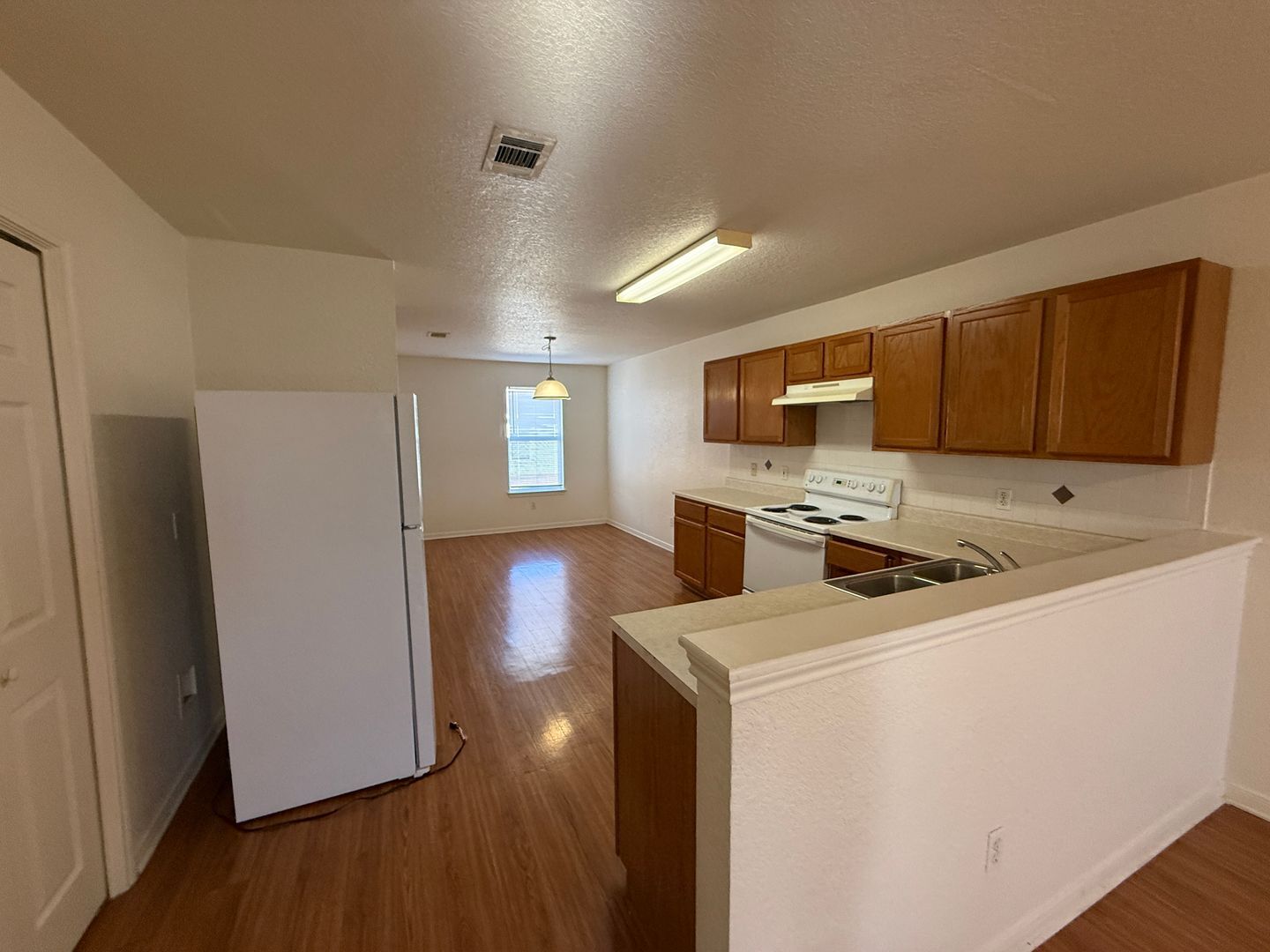 Building Photo - 1403 Dugger Cir