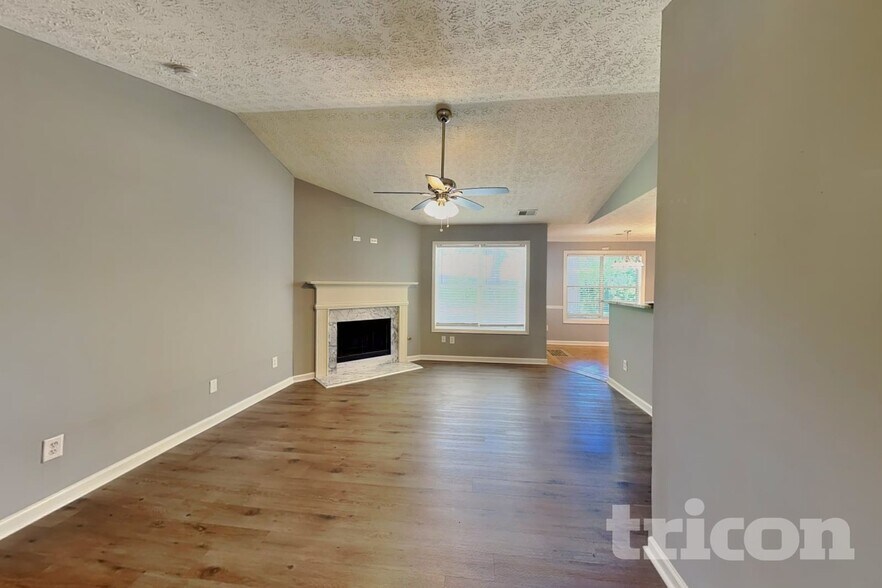 Building Photo - 329 Kellys Walk