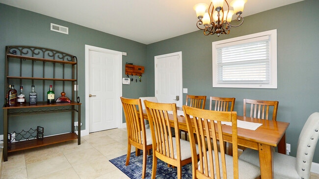 Building Photo - 407 Mors Ave