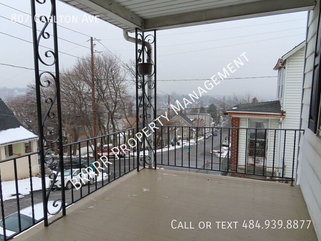 Building Photo - 807 Carlton Ave