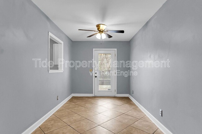 Building Photo - 206 Pine Shadow Dr