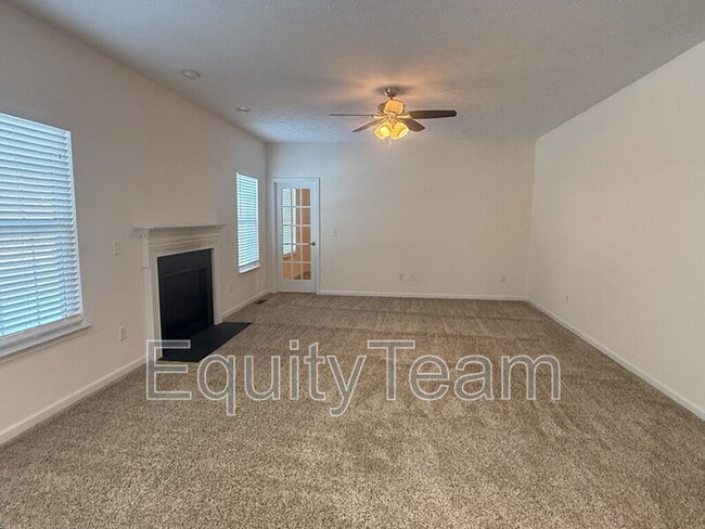 Building Photo - 5686 E Senour Dr