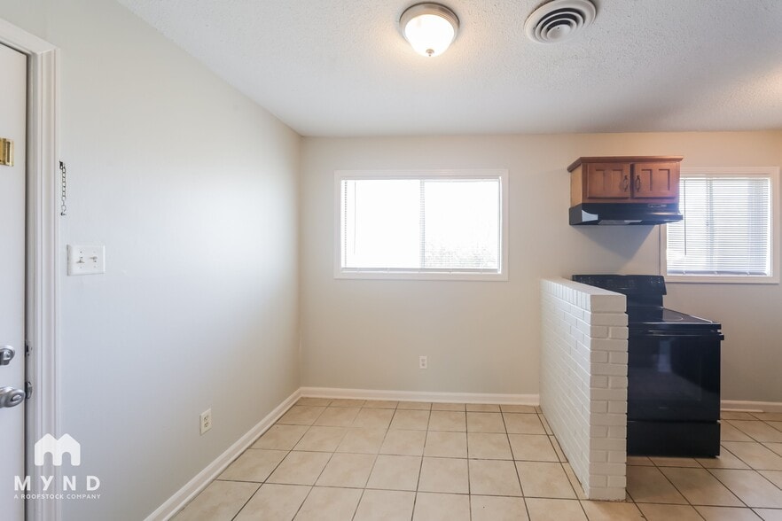 Building Photo - 8311 Whitehead Dr