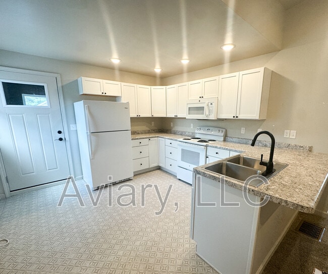 Building Photo - 202 W Madison Ave