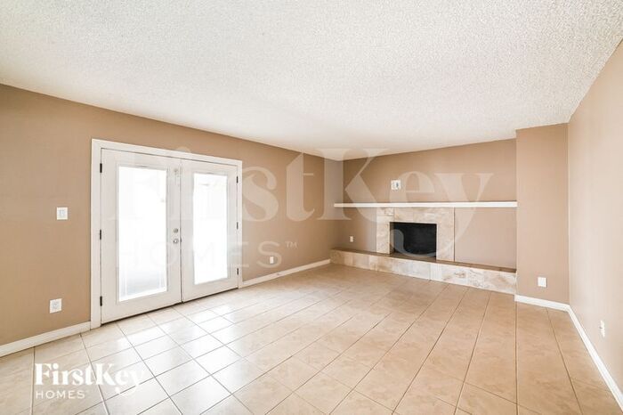 Building Photo - 12849 N 36th Dr