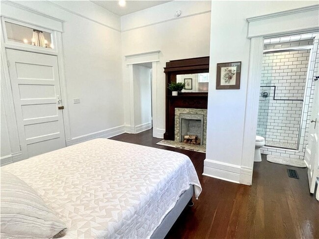 Building Photo - 1915 Union St