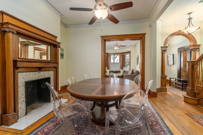 Building Photo - 2633 Adams Mill Rd NW