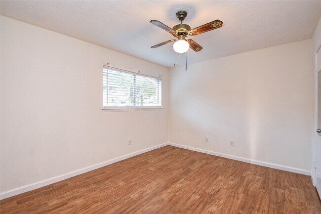 Building Photo - 9510 Huntington Way Dr