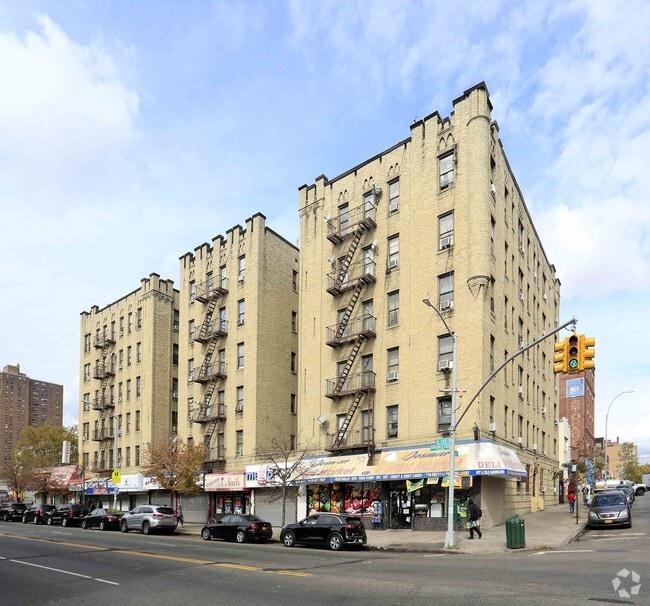 Primary Photo - 551-555 Wales Ave