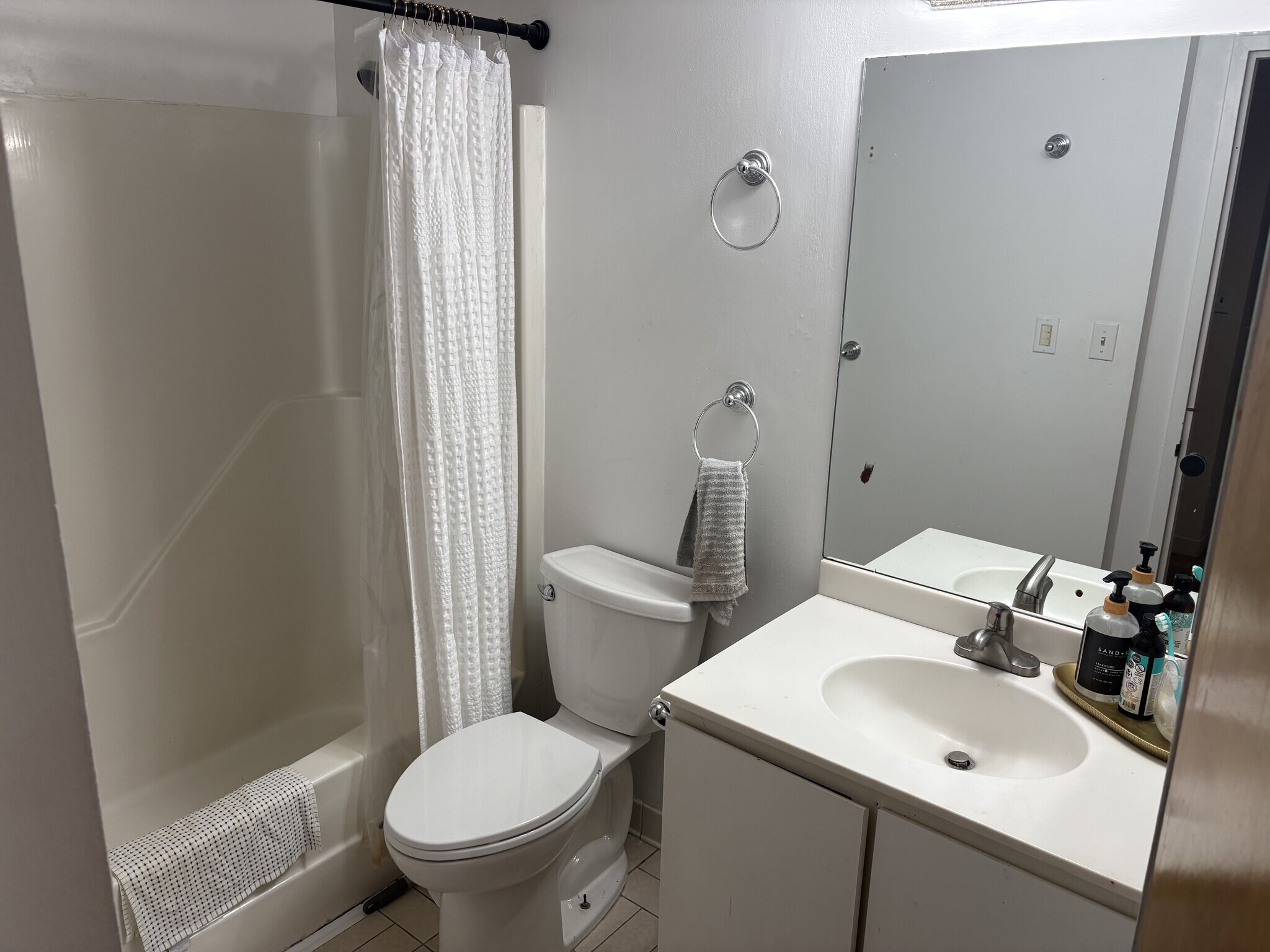 Building Photo - 87 Gainsborough St