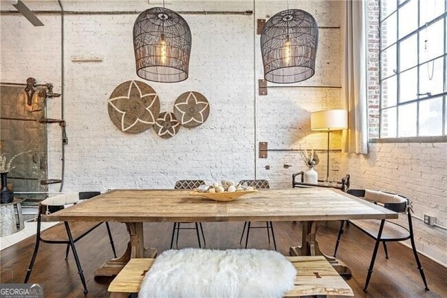 Building Photo - 650 Glen Iris Dr NE