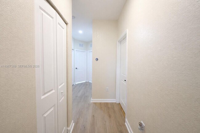 Building Photo - 323 NE 208th Terrace