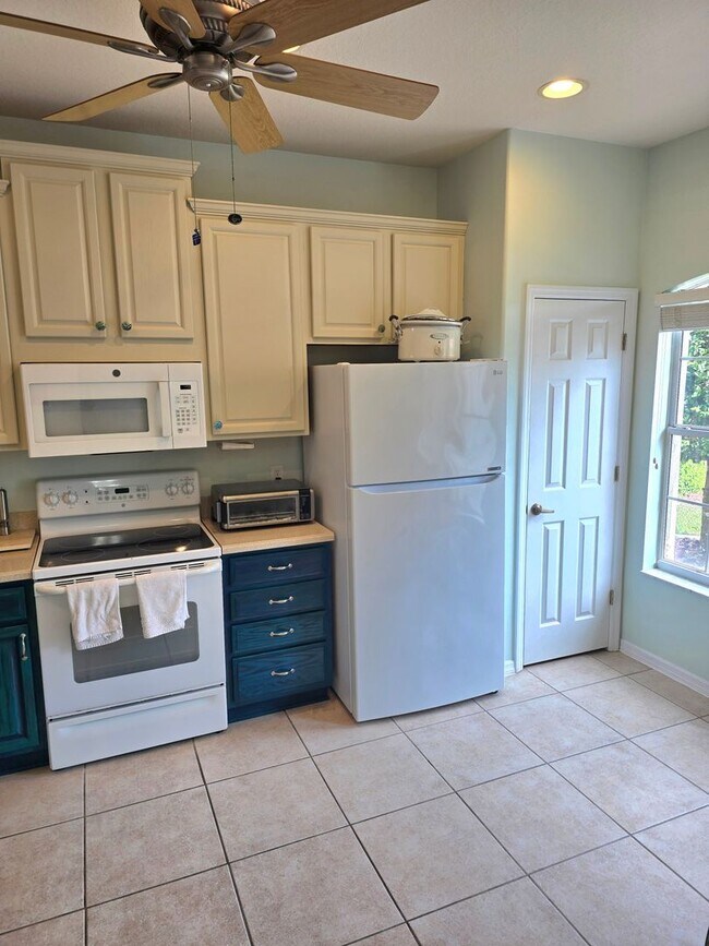 Building Photo - Gorgeous 3/2/2 in Terra Vista!!!