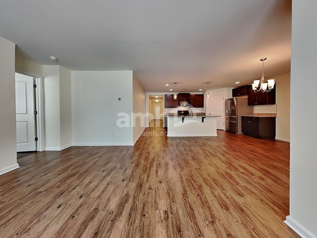 Building Photo - 215 Bellflower Cir