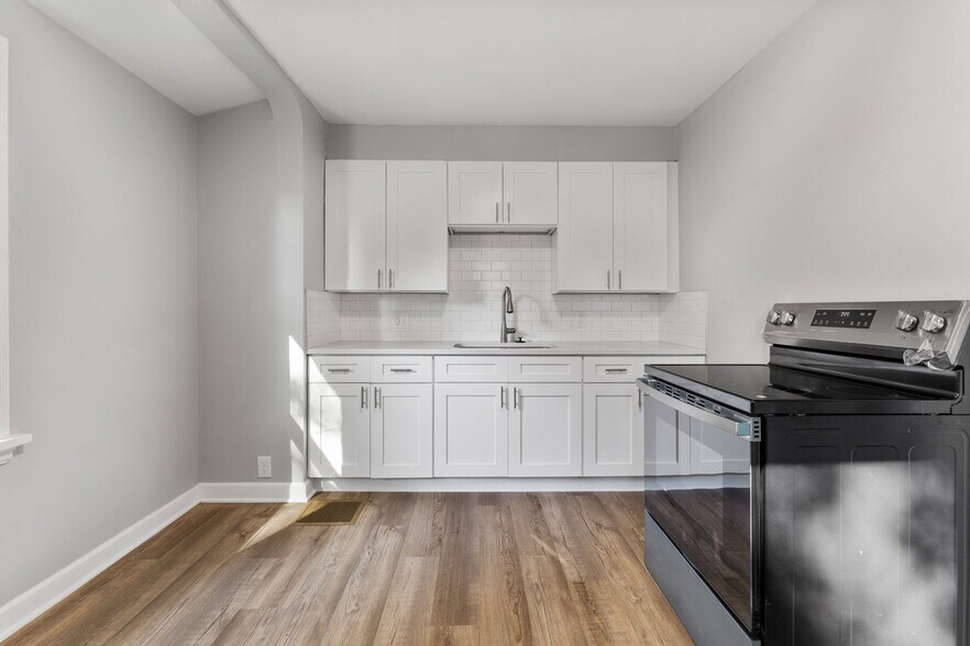 Building Photo - 1275 Briarwood Ave