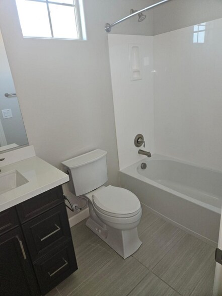 Building Photo - 4362 S Gardenia Dr