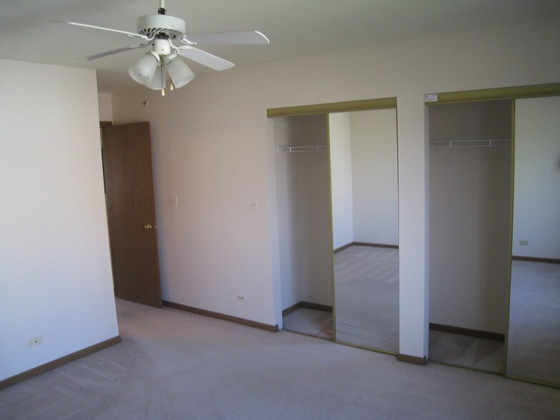 Building Photo - 441 N Eric Dr