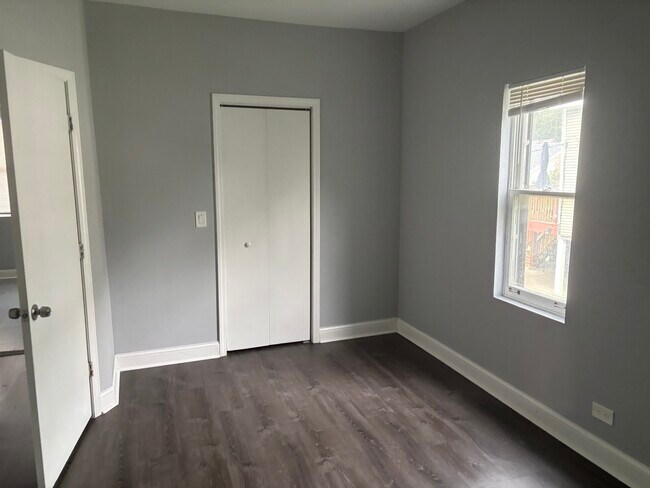 Building Photo - 4610 N Karlov Ave