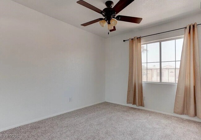 Building Photo - 270 Fairbrook Dr
