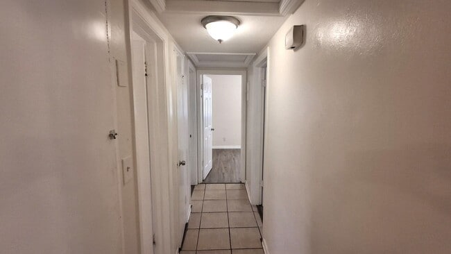 Building Photo - 3BR/1BA Single Family Home in Orlando with Spacious Yard!!