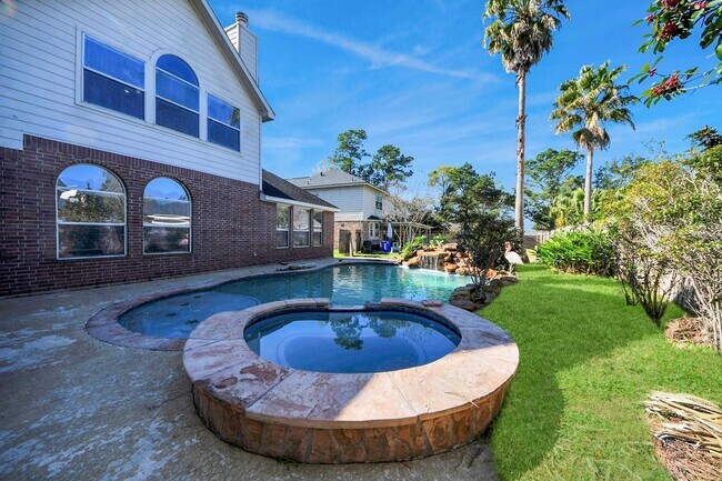 Building Photo - 18330 Enchanted Rock Trail