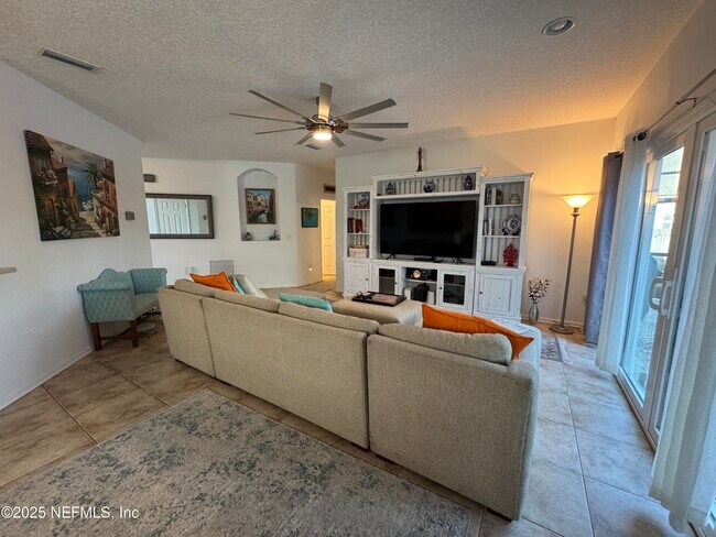 Building Photo - 12402 Mt Pleasant Woods Dr