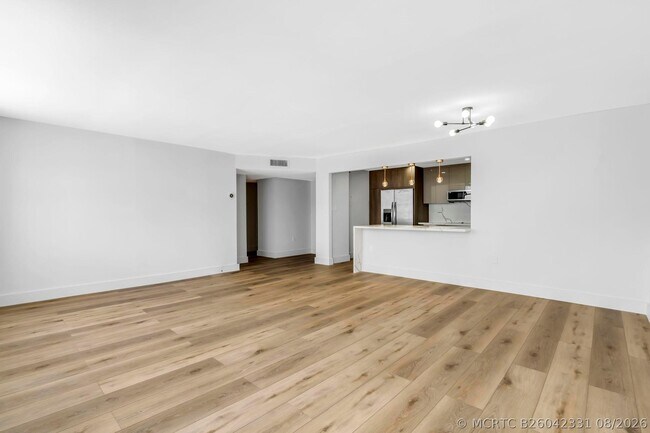 Building Photo - 2780 NE 183rd St
