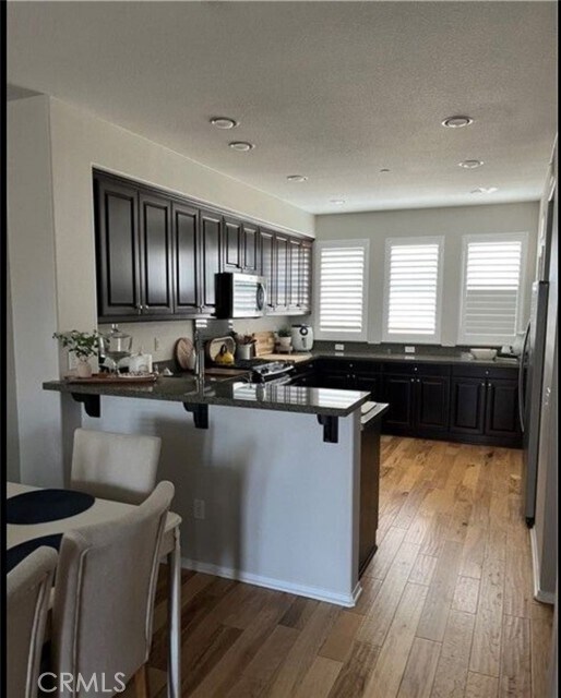 Building Photo - 905 N Bouquet Ct