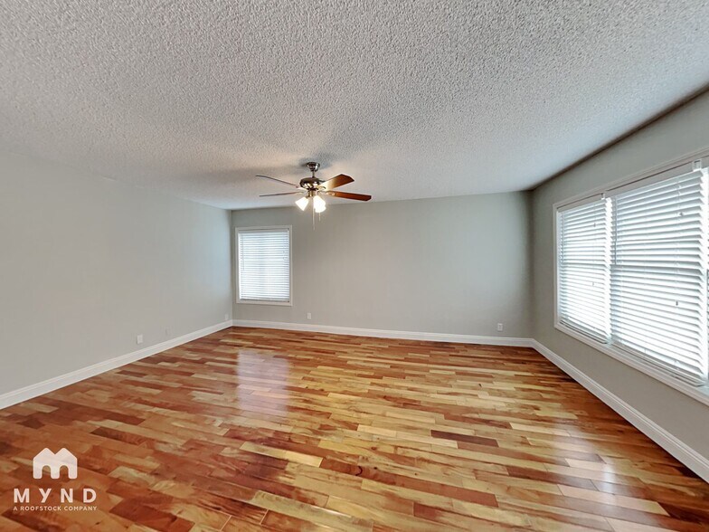 Building Photo - 7052 Acorn Ct