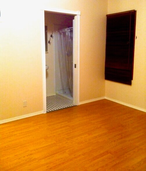 View to bathroom - 635 Charles St
