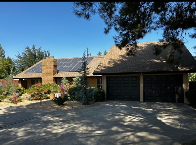 Building Photo - Single Family Home