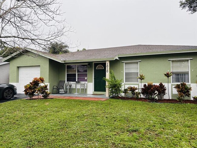 Primary Photo - 1010 SW 83rd Ave