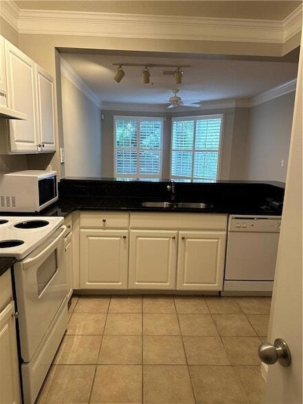 Building Photo - 5208 Westchester Ridge NE