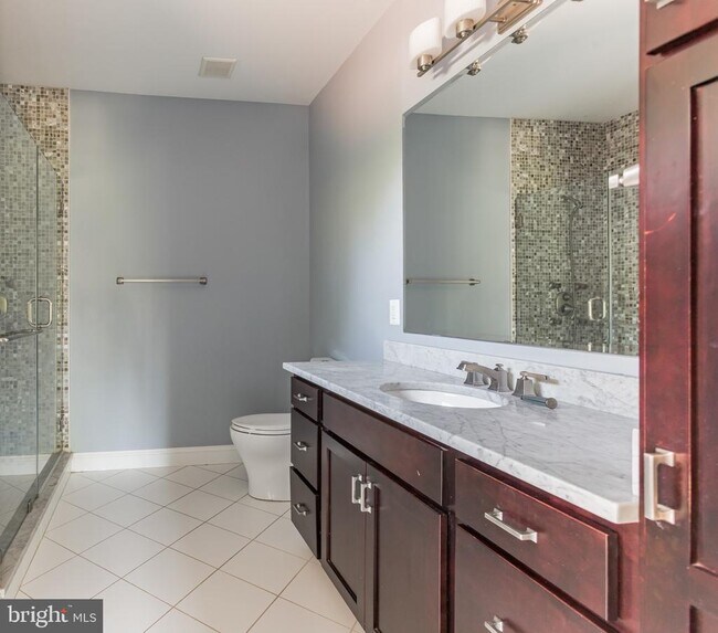 Building Photo - 7607 Newmarket Dr