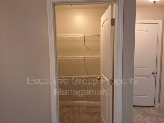 Building Photo - 113 Alcott Ct